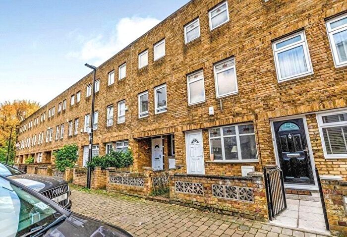 4 Bedroom House To Rent In Brabazon Street, Poplar, London, E14