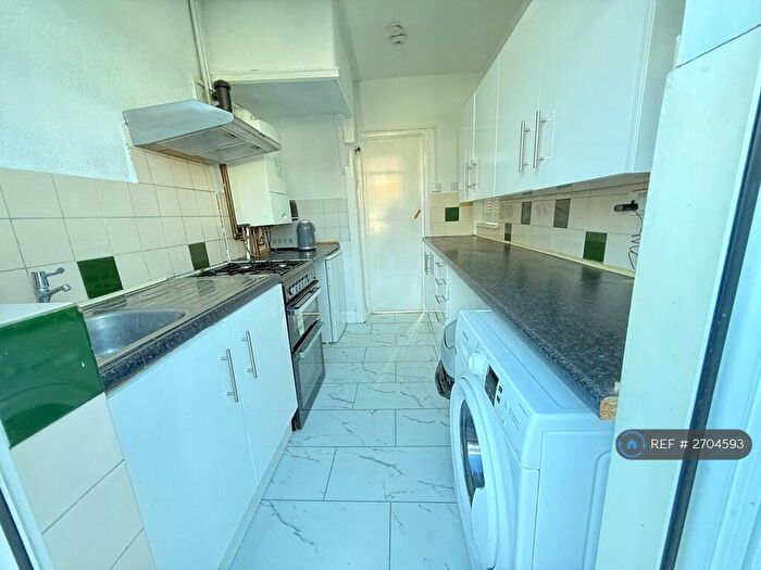 3 Bedroom End Of Terrace House To Rent In Whistler Gardens, Edgware, HA8