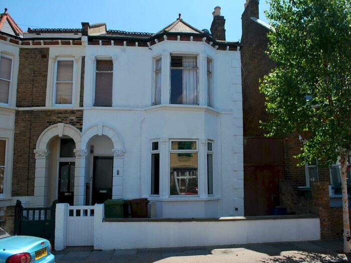 1 Bedroom Flat To Rent In St Aidans Road, East Dulwich, London, SE22