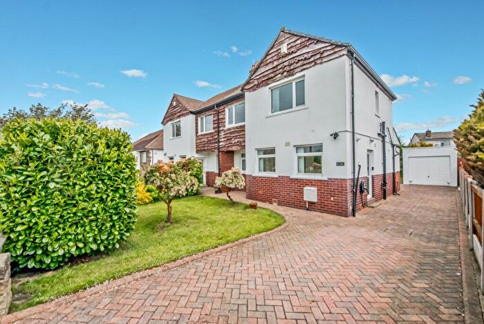 3 Bedroom Semi-Detached House For Sale In Willow Crescent, Wrose, Bradford, BD2