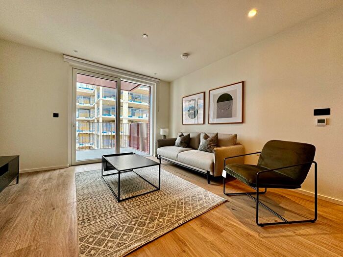 1 Bedroom Flat To Rent In Iris House, Hemlock Street, Poplar Riverside, London, E14