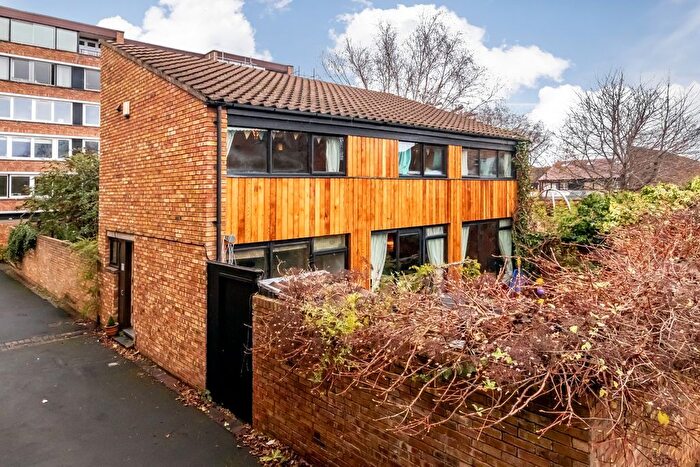 3 Bedroom Detached House For Sale In High Kingsdown, Kingsdown, Bristol, BS2