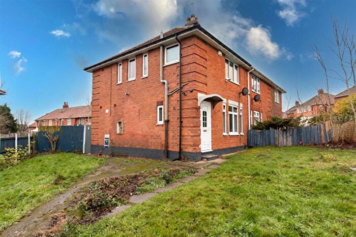 3 Bedroom House To Rent In Quarry Road, Birmingham, B29