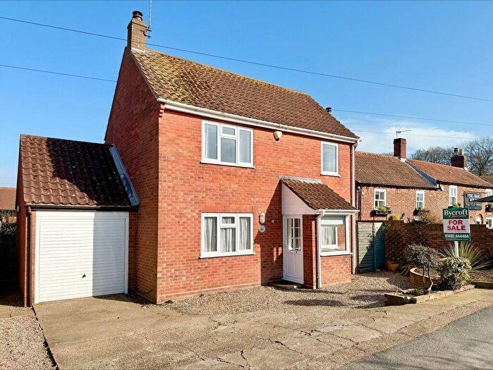 3 Bedroom Detached House For Sale In The Lane, Winterton-on-sea, NR29