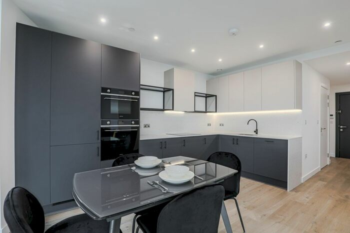 2 Bedroom Flat To Rent In Coster Avenue, London, N4