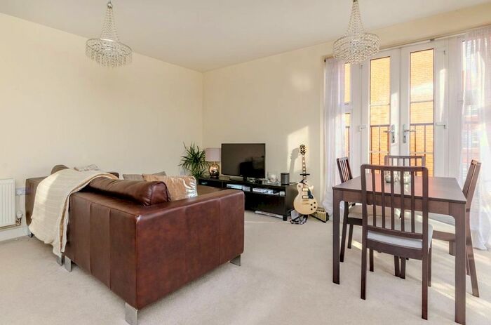 2 Bedroom Flat To Rent In Gresham Park Road, Old Woking, Woking, GU22