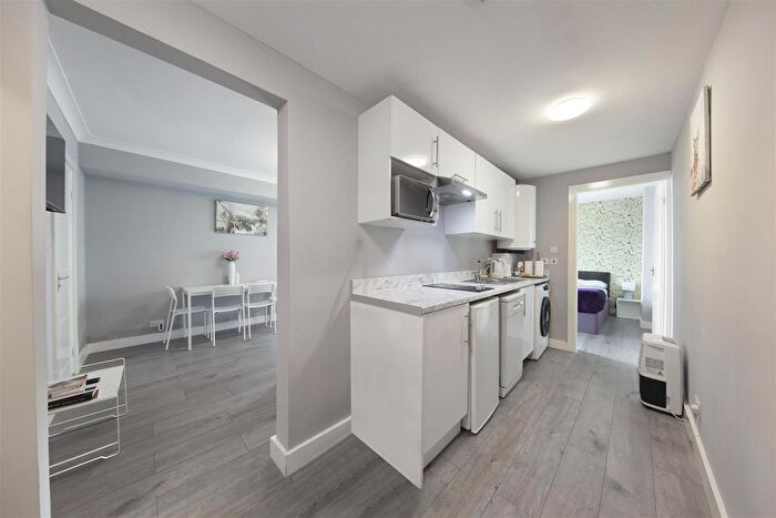 1 Bedroom Flat To Rent In Fernhead Road, Maida Vale, London, W9