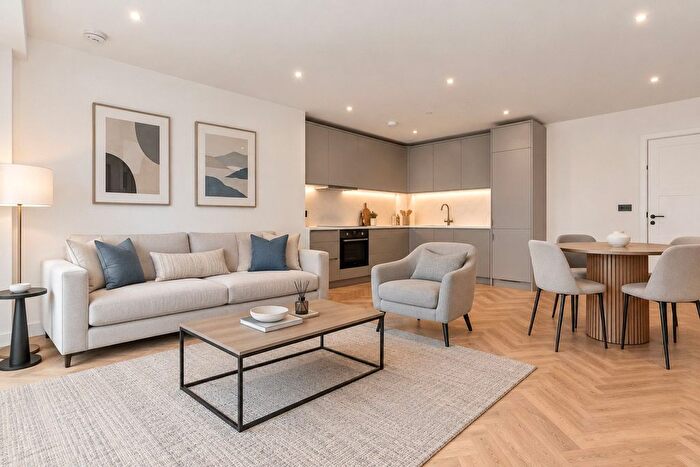 1 Bedroom Flat To Rent In Tryon House, Royal Exchange, Kingston-Upon-Thames, KT1