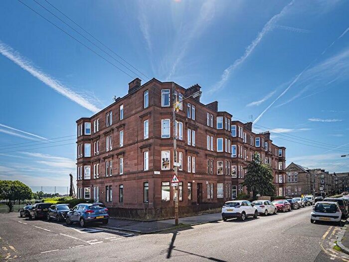 2 Bedroom Apartment To Rent In Meadowpark Street, Dennistoun, G31