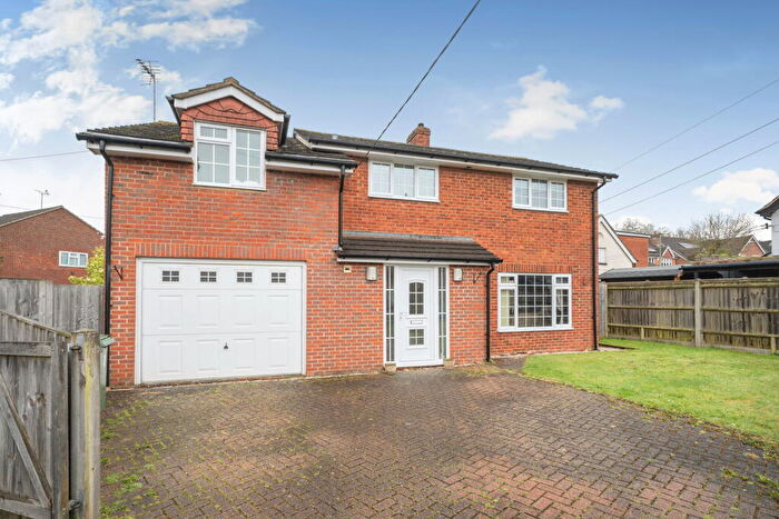 4 Bedroom Detached House For Sale In Old Kempshott Lane, Basingstoke, RG22