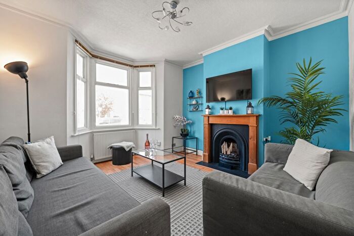 4 Bedroom Semi Detached House To Rent In Gibbon Road, Kingston Upon Thames, KT2