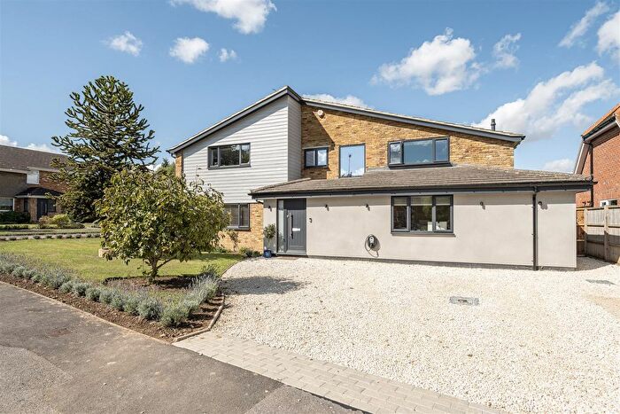 4 Bedroom Detached House For Sale In Netherfield Road, Harpenden, AL5