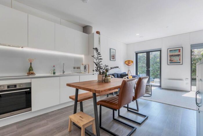 4 Bedroom Flat To Rent In Stanhope Road, Croydon, Surrey, CR0