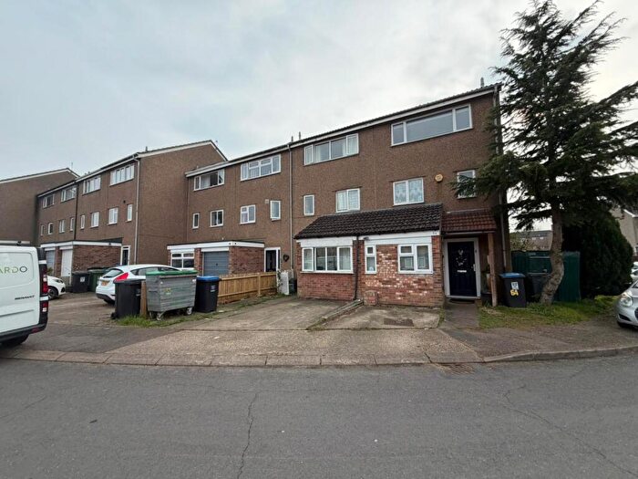 Studio To Rent In Dunlin Road, Hemel Hempstead, HP2