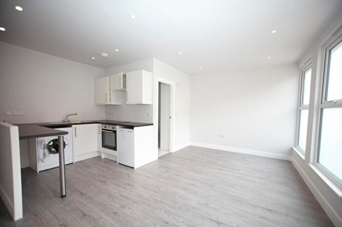 Studio To Rent In Brent Street, Hendon, NW4