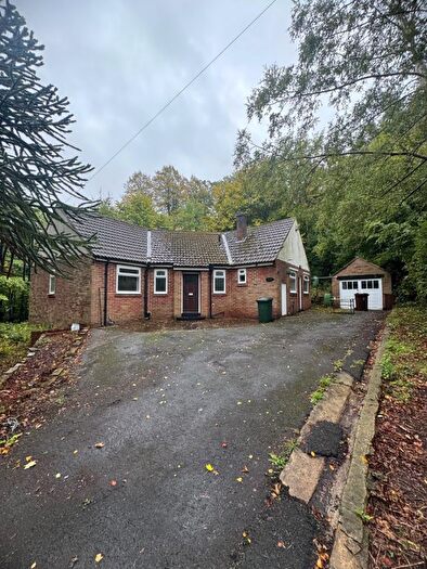 3 Bedroom Bungalow To Rent In Bradford, BD9