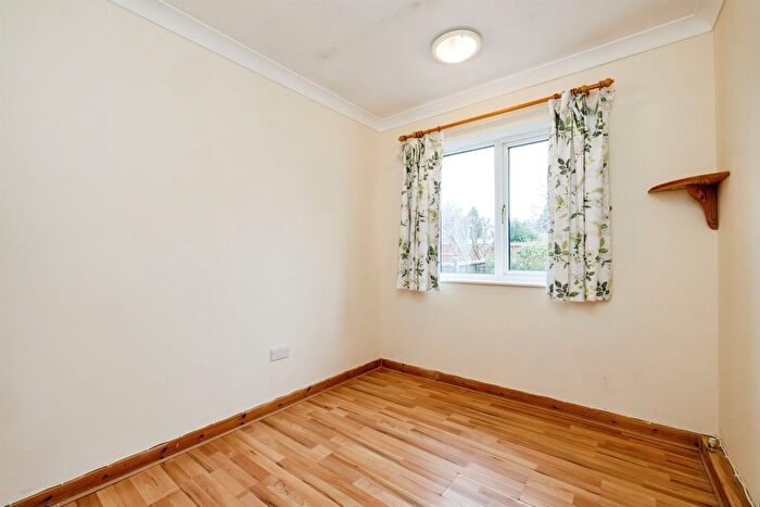 2 Bedroom Detached Bungalow For Sale In Dellfield Avenue, Lincoln, LN6