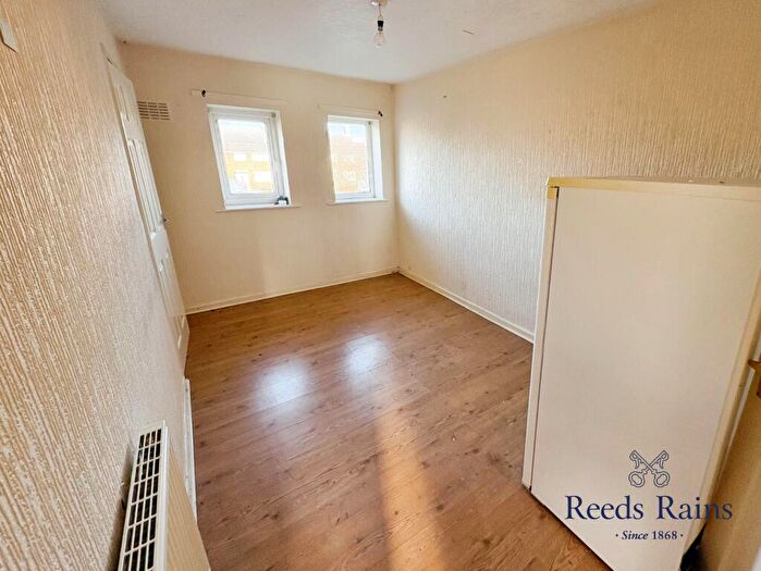 3 Bedroom Terraced House For Sale In Falkland Road, Hull, East Yorkshire, HU9