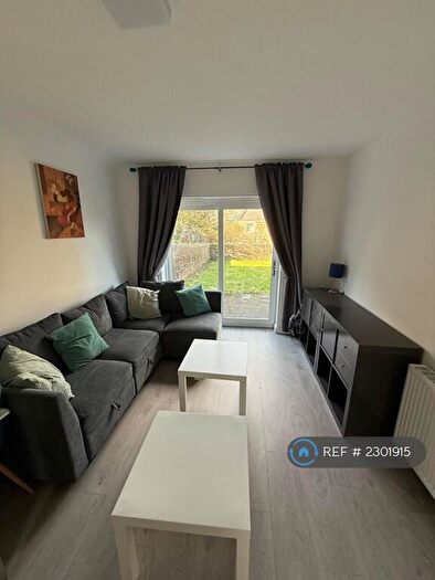 5 Bedroom Flat To Rent In Granville Terrace, Edinburgh, EH10