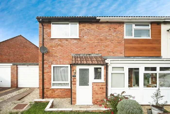 2 Bedroom End Of Terrace House For Sale In Gill Crescent, Taunton, Somerset, TA1