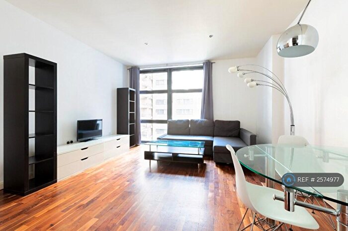1 Bedroom Flat To Rent In Discovery Dock Apartments West, London, E14