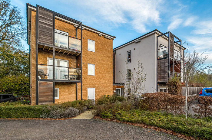 2 Bedroom Apartment For Sale In Mills Chase, Bracknell, Berkshire, RG12
