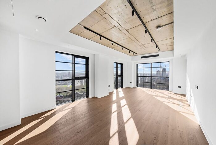 2 Bedroom Flat To Rent In Deal Porters Way, London, SE16