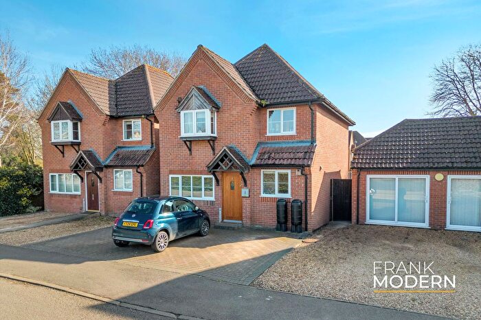 4 Bedroom Detached House For Sale In Soke Road, Newborough, PE6