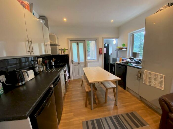 4 Bedroom House To Rent In Senghennydd Road, , Cathays, CF24