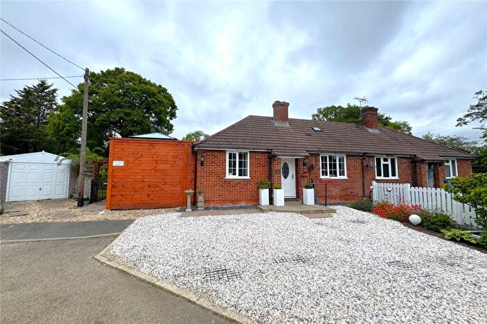 3 Bedroom Bungalow For Sale In Chalky Lane, Dogmersfield, Hampshire, RG27