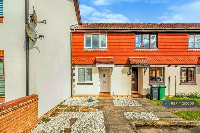 2 Bedroom End Of Terrace House To Rent In Wordsworth Mead, Redhill, RH1