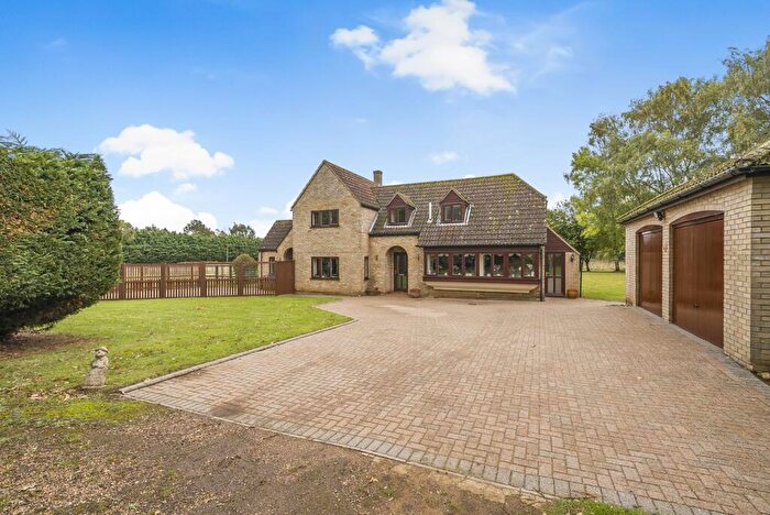 4 Bedroom Detached House For Sale In Drove Road, Gamlingay, Sandy, Bedfordshire, SG19