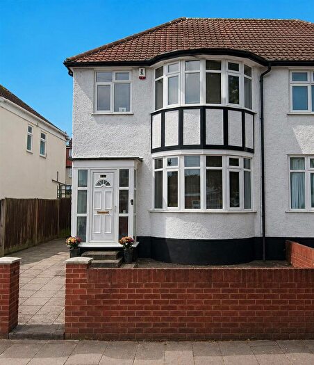 Studio To Rent In Sudbury Heights Avenue, Greenford, UB6