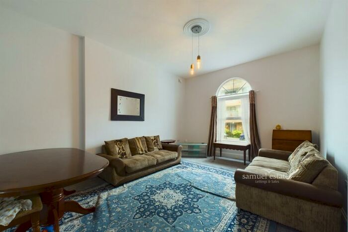 2 Bedroom Flat To Rent In Campbell Road, West Croydon, CR0