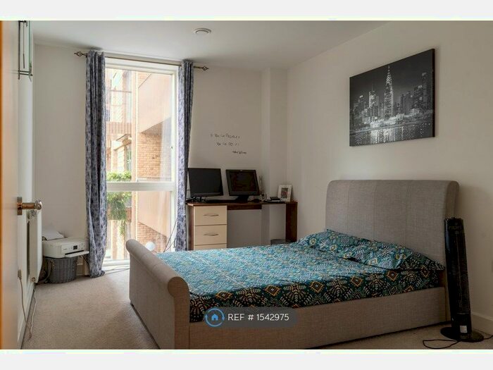 2 Bedroom Flat To Rent In Adenmore Road, London, SE6