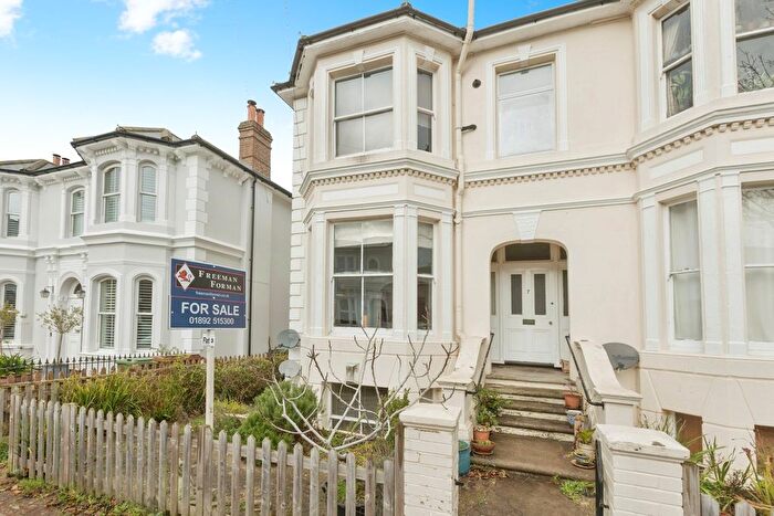 1 Bedroom Flat For Sale In Garlinge Road, Tunbridge Wells, Kent, TN4