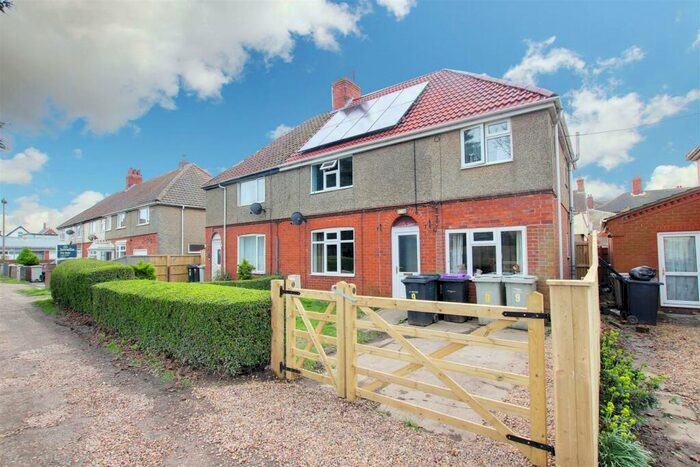 4 Bedroom Semi-Detached House For Sale In Tennyson Avenue, Mablethorpe, LN12