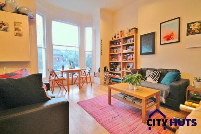 2 Bedroom Flat To Rent In St. John's Grove, London, N19