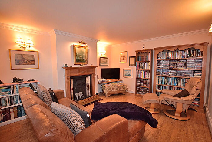 2 Bedroom Cottage For Sale In Waterloo Street, Richmond, DL10