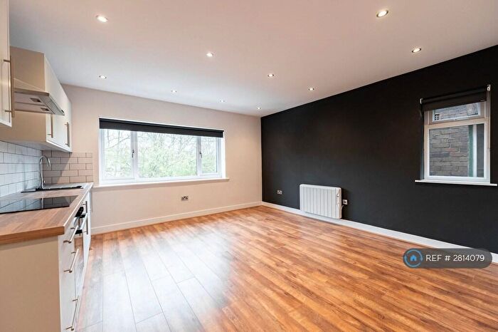 1 Bedroom Flat To Rent In Bank House, Walshaw, Bury, BL8