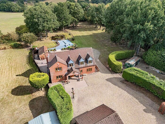 4 Bedroom Detached House For Sale In Barkers Lane, Wythall, B47