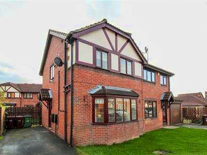 3 Bedroom SemiDetached House For Sale In Parklands Avenue, Horbury
