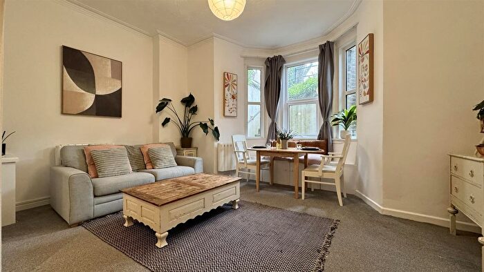 1 Bedroom Flat For Sale In Mutley, Plymouth, PL4