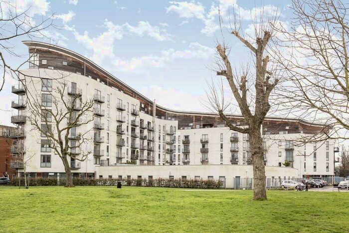 2 Bedroom Flat To Rent In Alscot Road, London, SE1