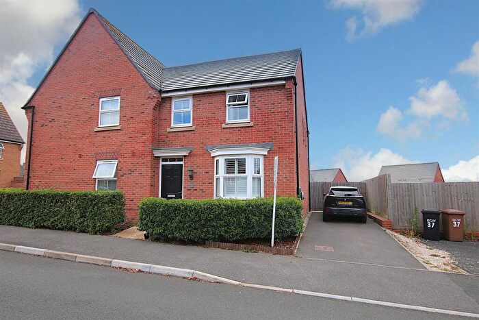 3 Bedroom Semi-Detached House For Sale In Packwood Crescent, Earls Barton, NN6