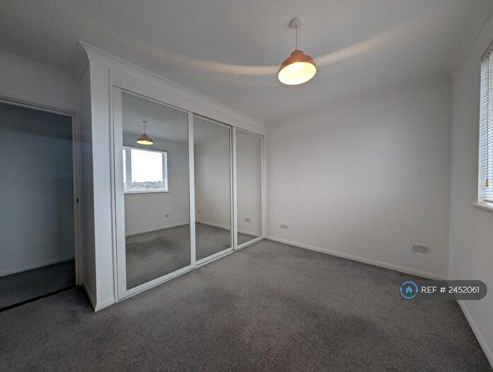 2 Bedroom Flat To Rent In Theresas Walk, South Croydon, CR2