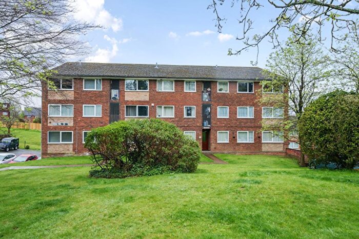 2 Bedroom Apartment To Rent In Windsor Drive, High Wycombe, HP13