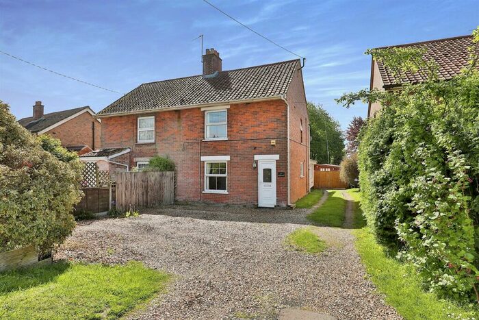 3 Bedroom Semi-Detached House For Sale In The Street, Ovington, Thetford, IP25