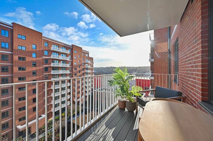 2 Bedroom Flat For Sale In Lombard Square, Plumstead, SE28