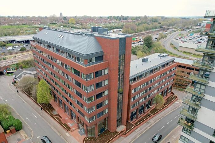 2 Bedroom Flat To Rent In Normandy House, Basingstoke, RG21